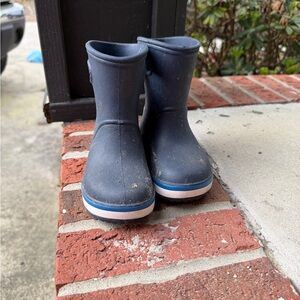 Blue croc rainboots